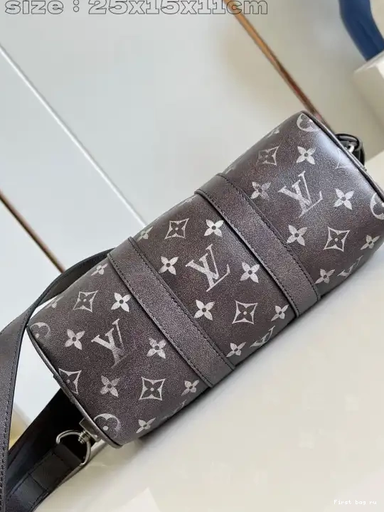 Frstbag ru LOUIS KEEPALL BANDOULIÈRE VUITTON 25 0621